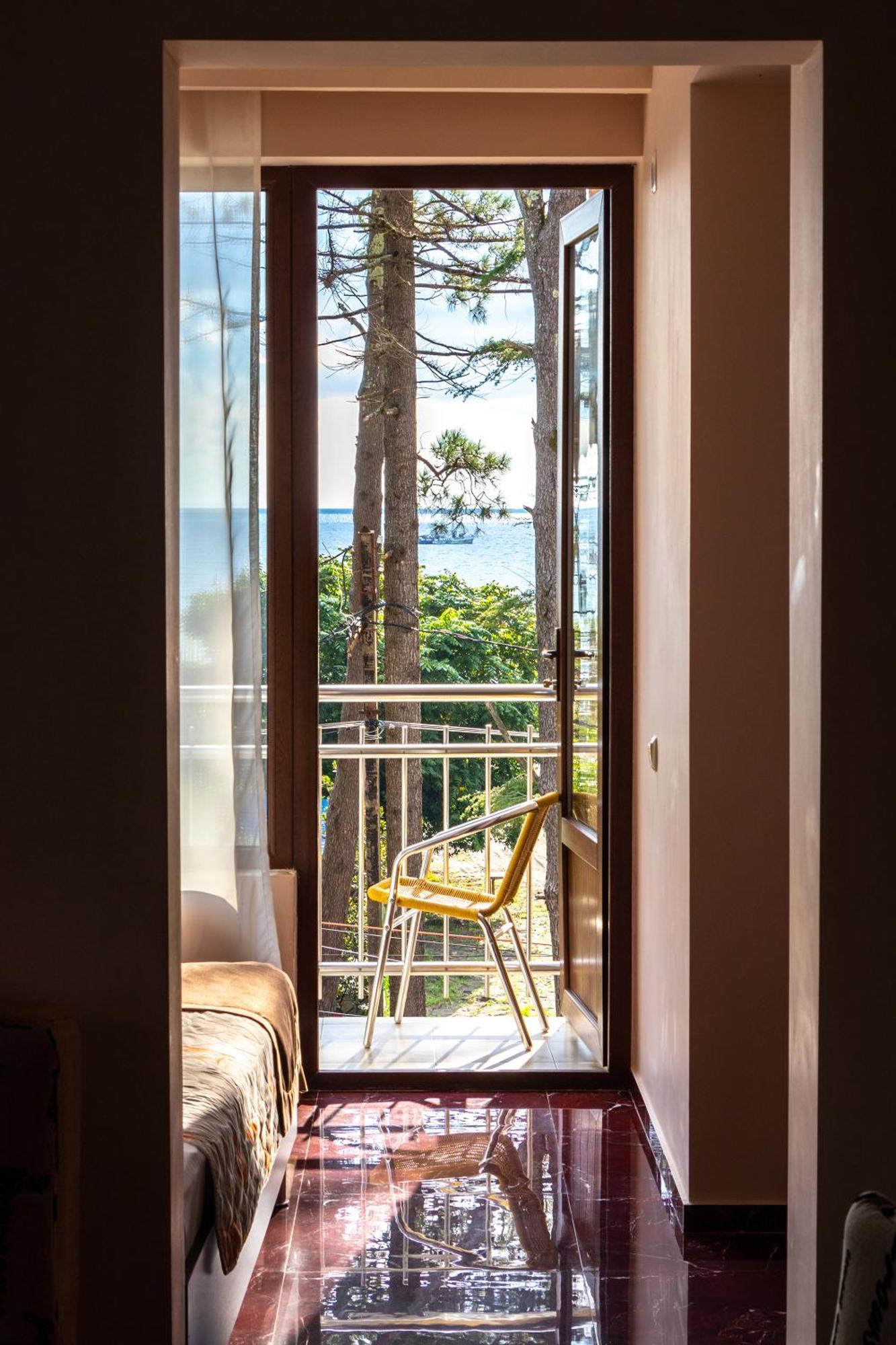 Samni Hotel Ureki Εξωτερικό φωτογραφία