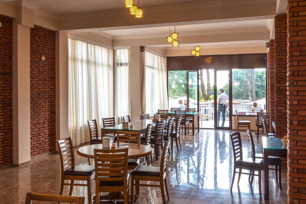 Samni Hotel Ureki Εξωτερικό φωτογραφία